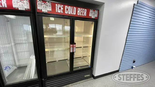 True GDM-49 Display Cooler
