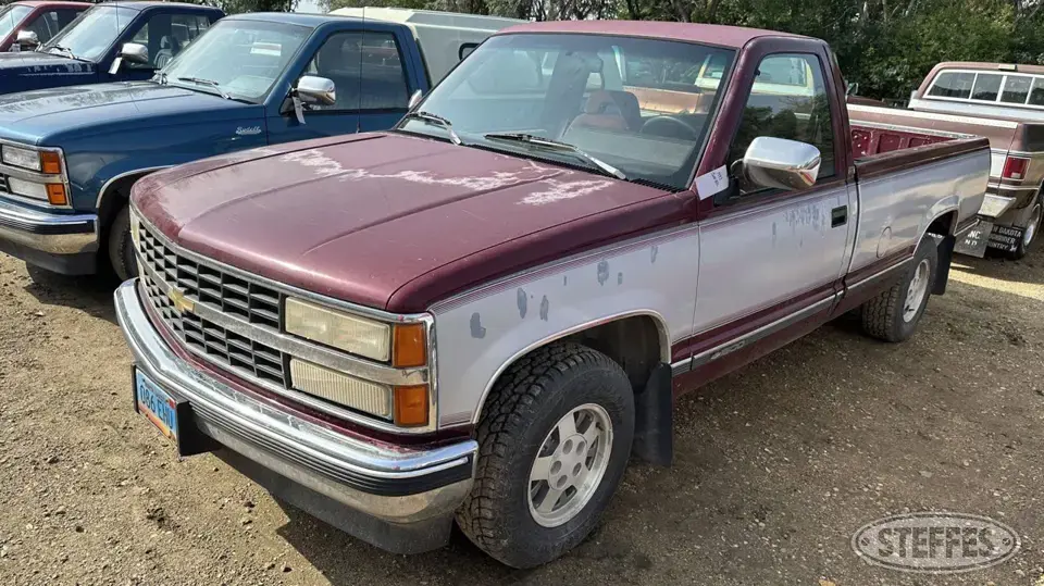 1993 Chevrolet Silverado C1500 Half Ton Pickup
