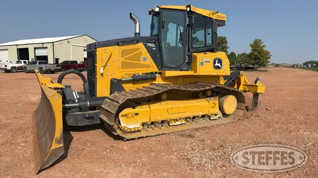 2024 Deere 750L LGP