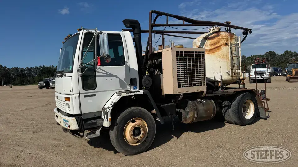 2002 Sterling SC-7000 Specialty Truck