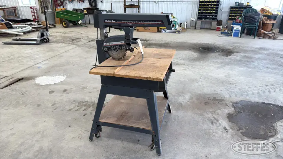 Craftsman radial saw Power Tool