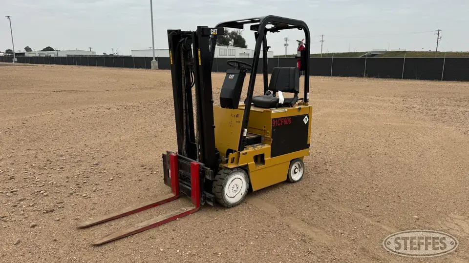 1990 CAT M30D Warehouse Forklift