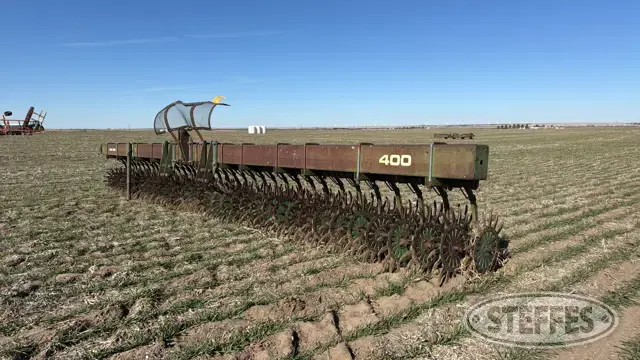 John Deere 400