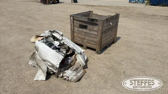 Assorted truck/trailer parts