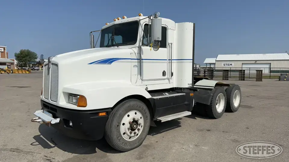 1995 Kenworth T450 Conventional Truck without Sleeper