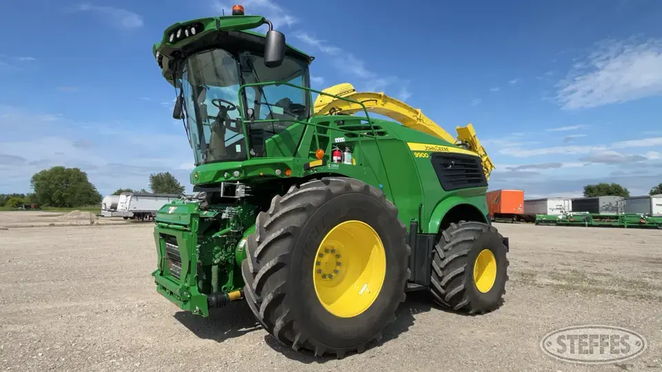 2022 John Deere 9900 Self-Propelled Harvester