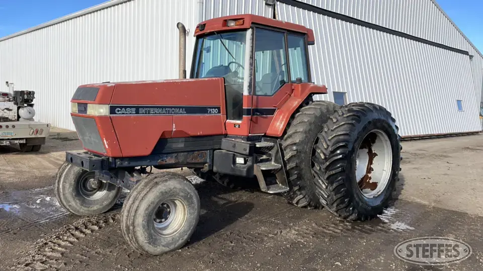 1979 Case IH 7130 2WD Tractor