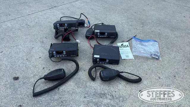(4) Kenwood TK-7302HV