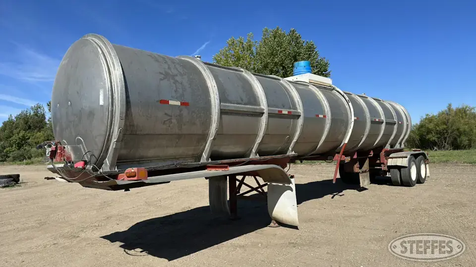 1981 Fruehauf Tank Trailer