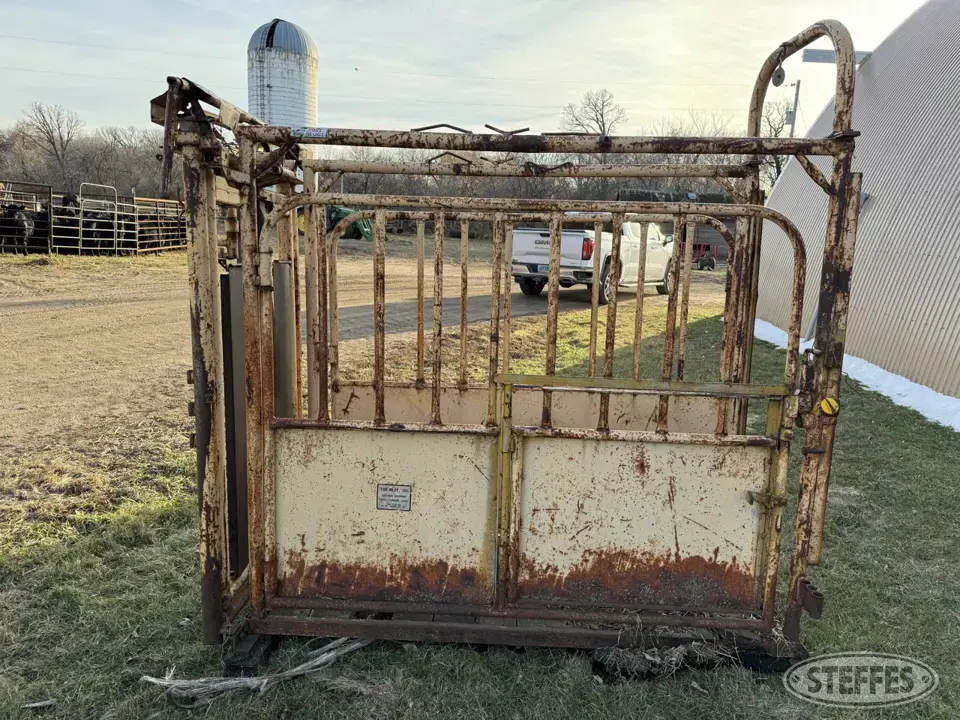 For-Most 125 Squeeze Chute
