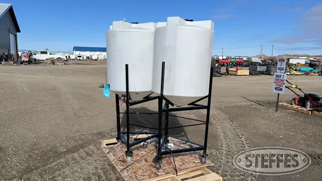 (2) Hydro Engineering poly mix cones