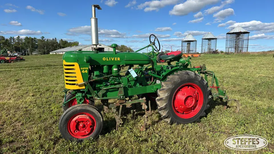 1957 Oliver Super 44 Collectible Tractor