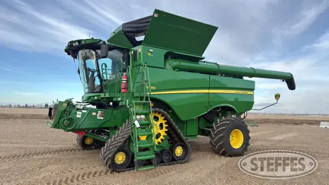2023 John Deere S790