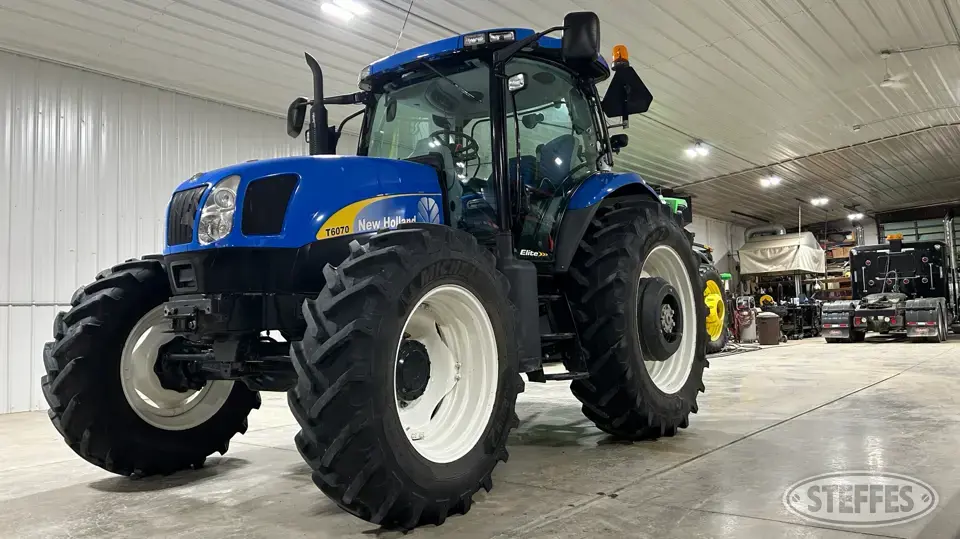 2008 New Holland T6070 Elite MFWD Tractor