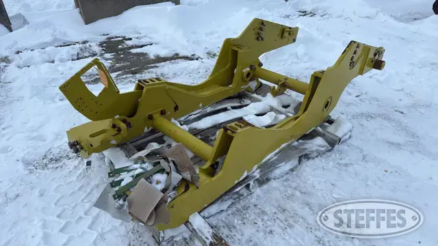 Degelman front blade mount