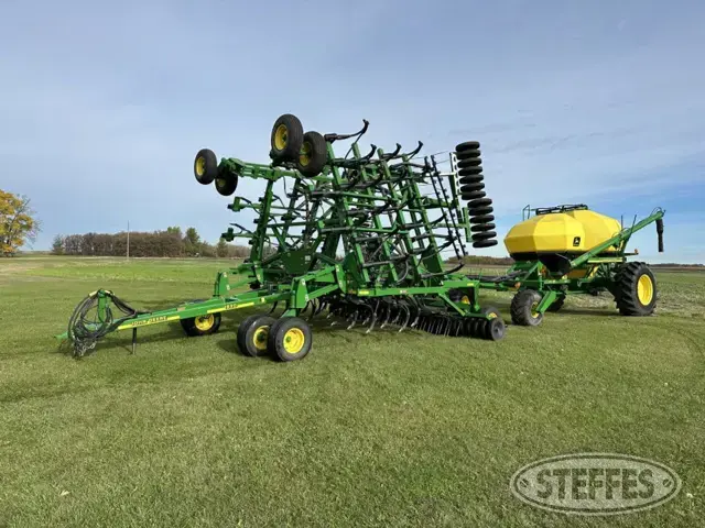 2001 John Deere 1820