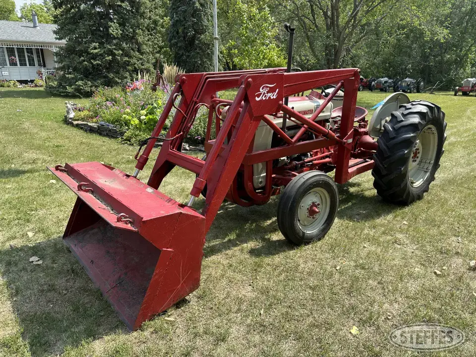 Ford 801 Powermaster Collectible Tractor