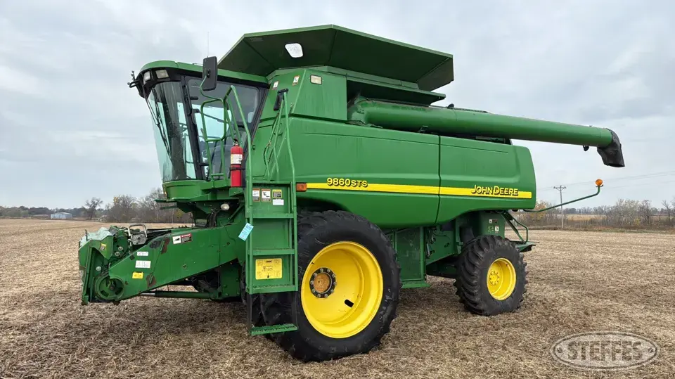 2005 John Deere 9860 STS Combine