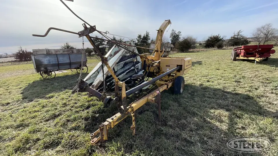 Minneapolis Moline 1830 Pull-Type Harvester