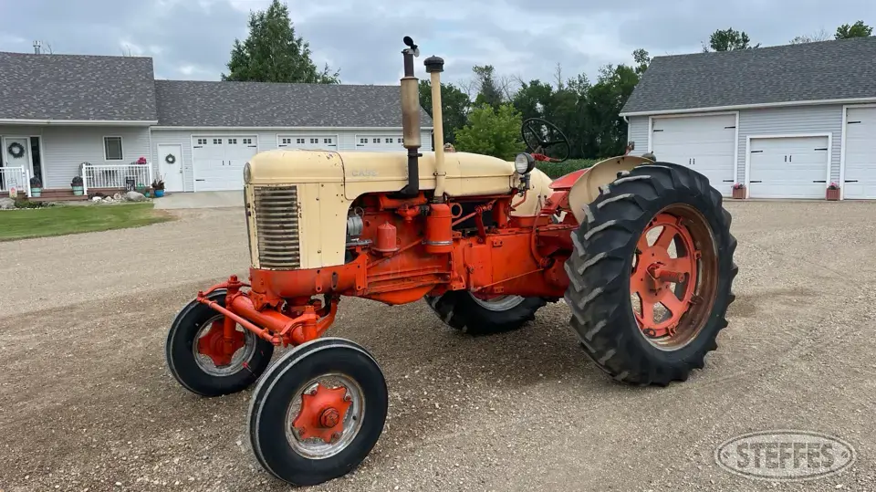 1955 Case 400 Collectible Tractor