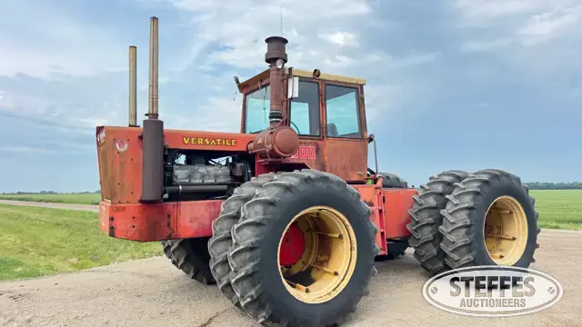 1975 Versatile 900