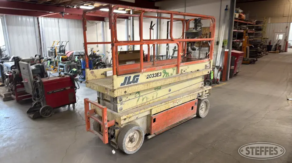 JLG 2033E3 Scissor Lift