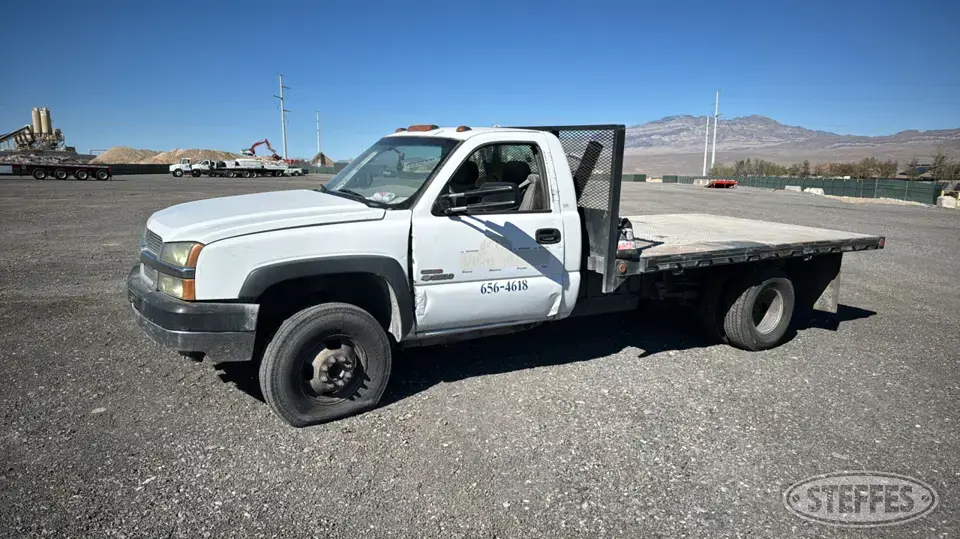 2004 Chevrolet 3500 Flatbed Truck