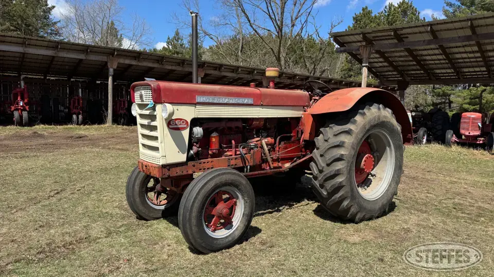 1962 International 660 Standard Collectible Tractor