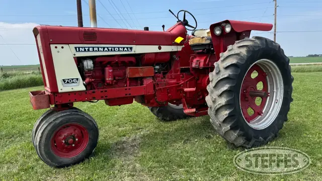 1966 Farmall 706
