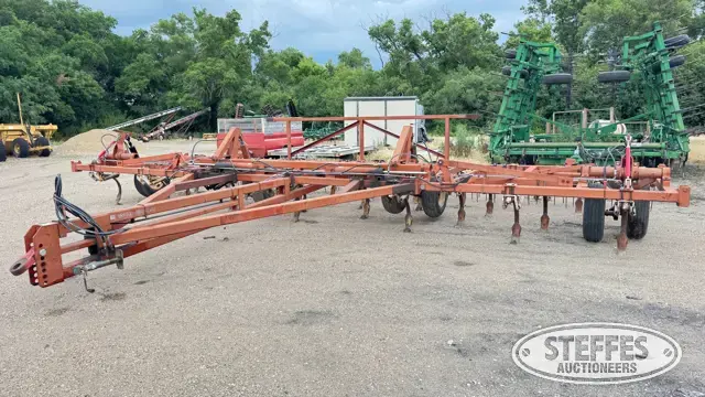 Wil-Rich chisel plow