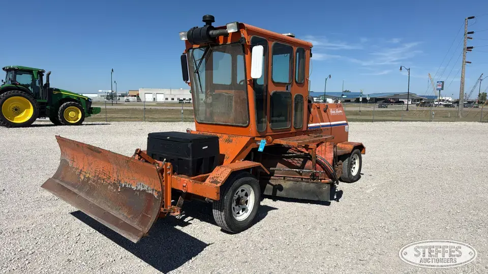 Broce RCT 350 Broom