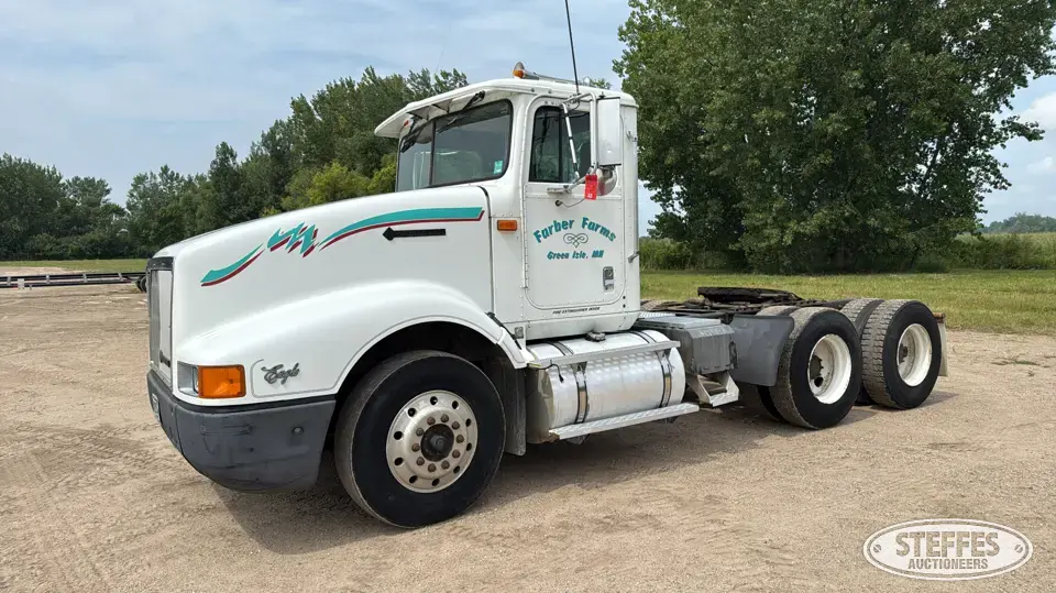 1993 International 9400 Conventional Truck without Sleeper