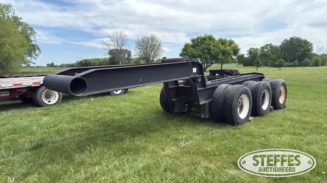 Tri-axle jeep