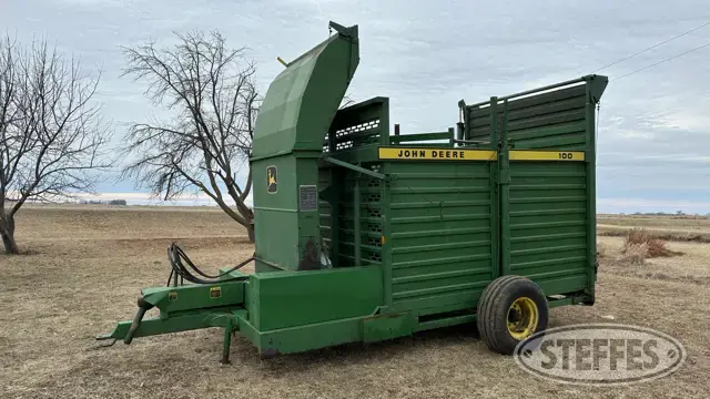 John Deere 100