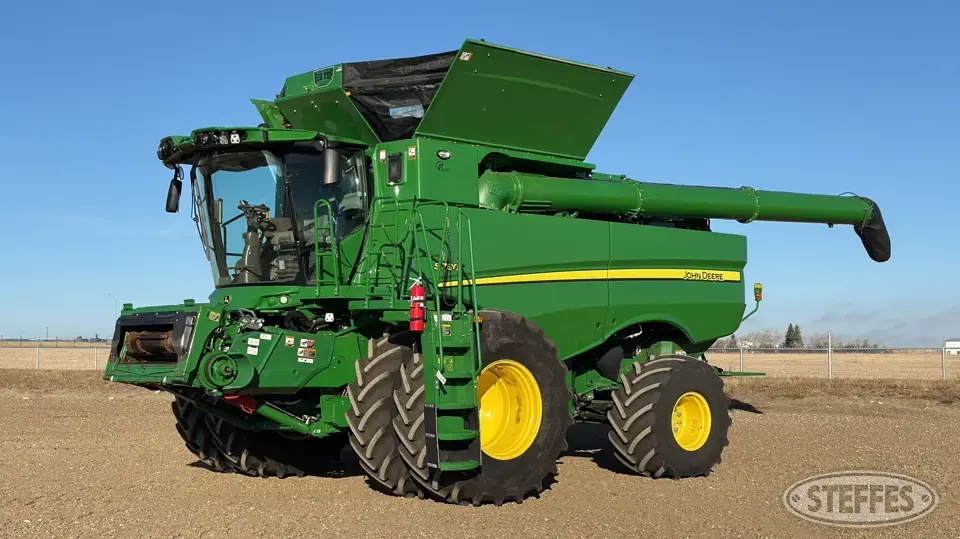 2023 John Deere S780 Combine