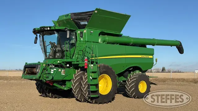 2023 John Deere S780