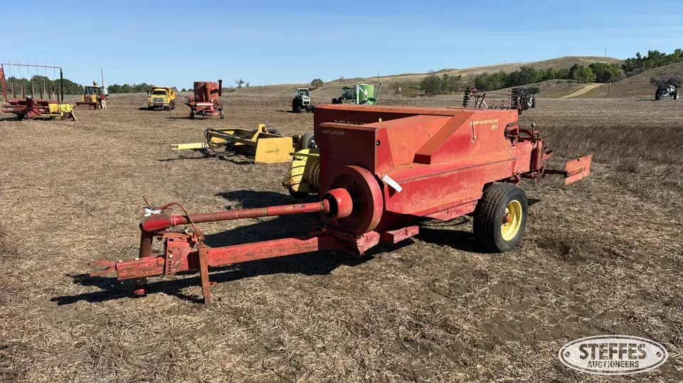 New Holland 311 Square Baler
