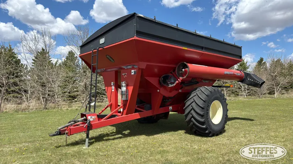 2012 Brent 1082 Grain Cart