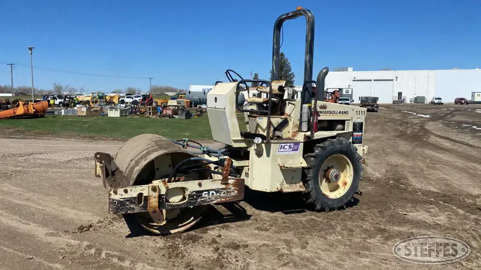 Ingersoll Rand SD-40D/F Self-Propelled Smooth Drum Compactor
