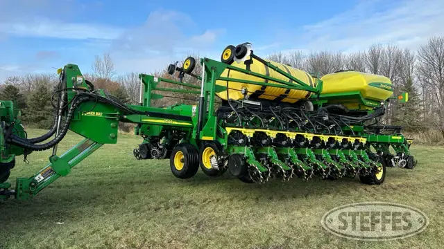 2008 John Deere DB44