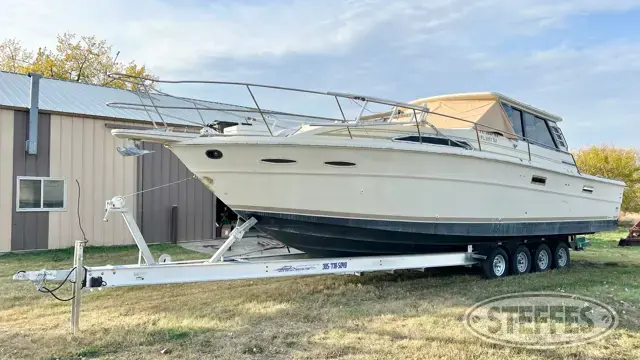 1983 Sea Ray 390