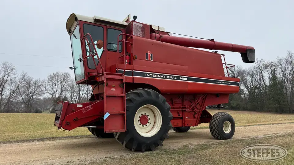 1979 International 1480 Combine