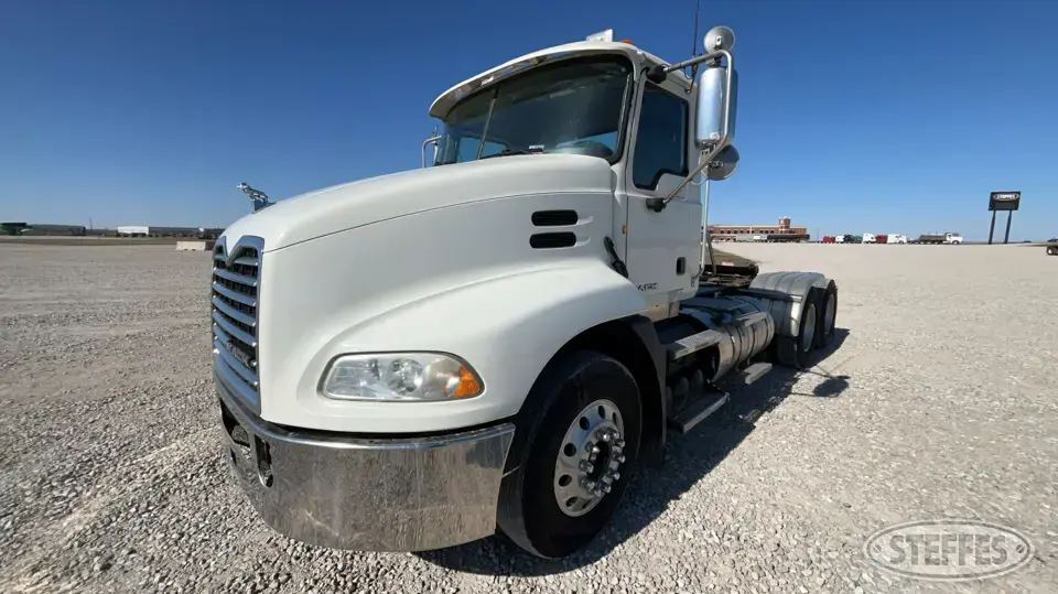 2013 Mack CXU613 Conventional Truck without Sleeper