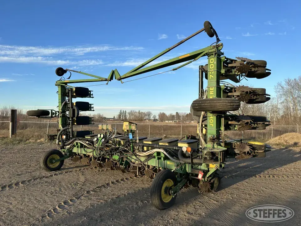 John Deere 7300 12 or More Row Planter