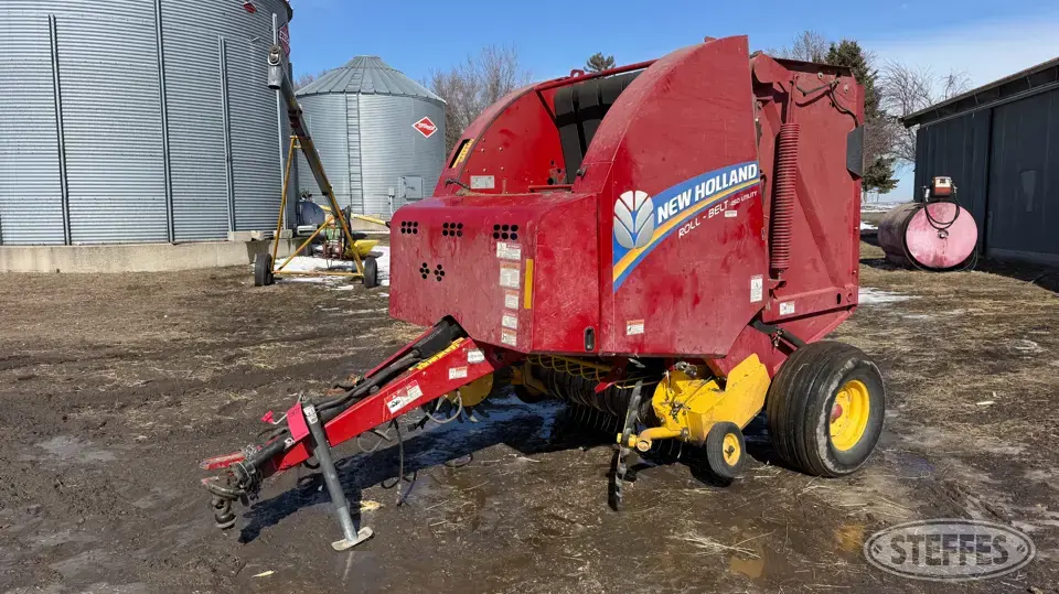 2011 New Holland RB450U Round Baler