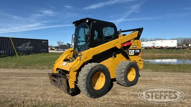 2015 CAT 272D