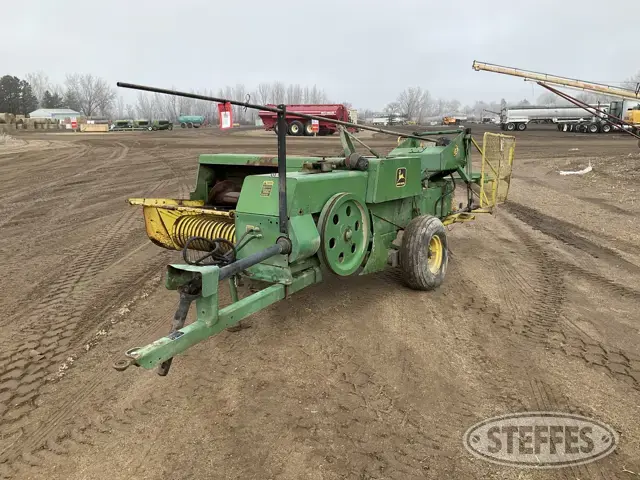 John Deere 327