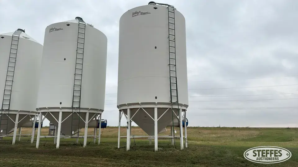 Amber Waves hopper bin