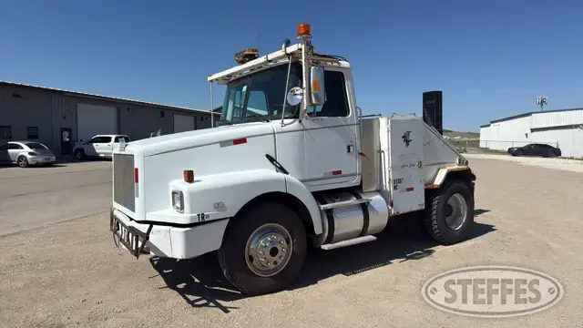 1994 White/GMC mobile home toter