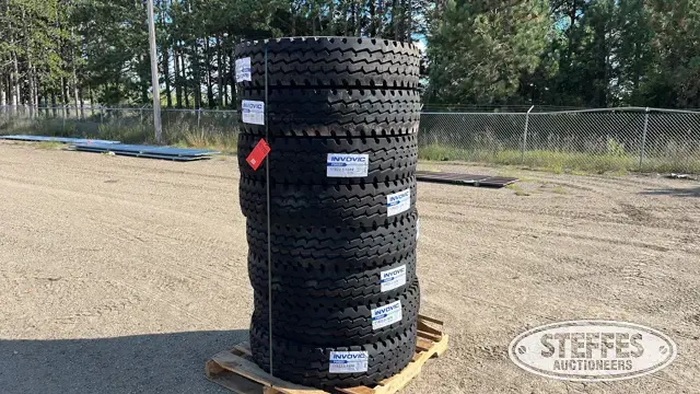 (8) Invovic FM557 11R22.5 tires